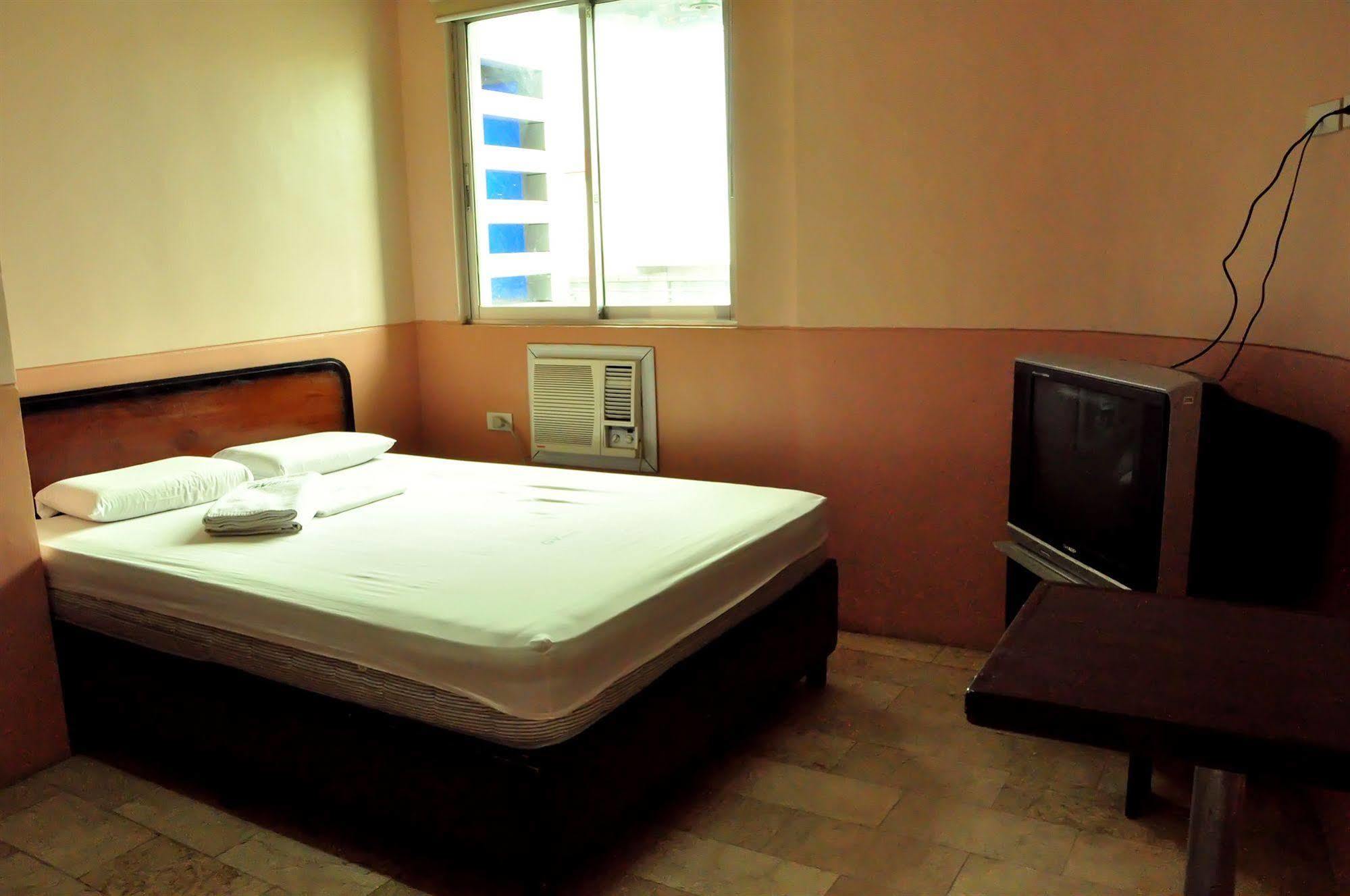 Gv Hotel Talisay Cebu Extérieur photo